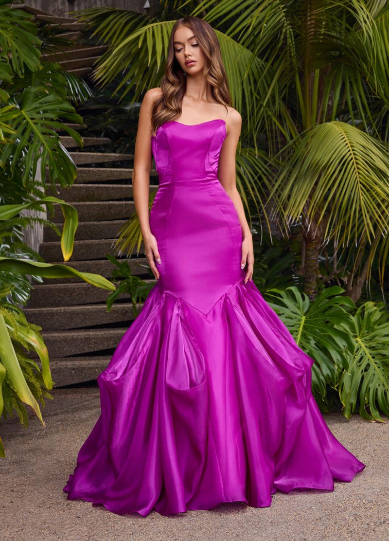 This stunning gown features a mermaid silhouette, a sweetheart neckline, and shiny organza fabric. Add a pair of statement earrings to create the perfect pageant look.&nbsp;

Ashley Lauren 11733