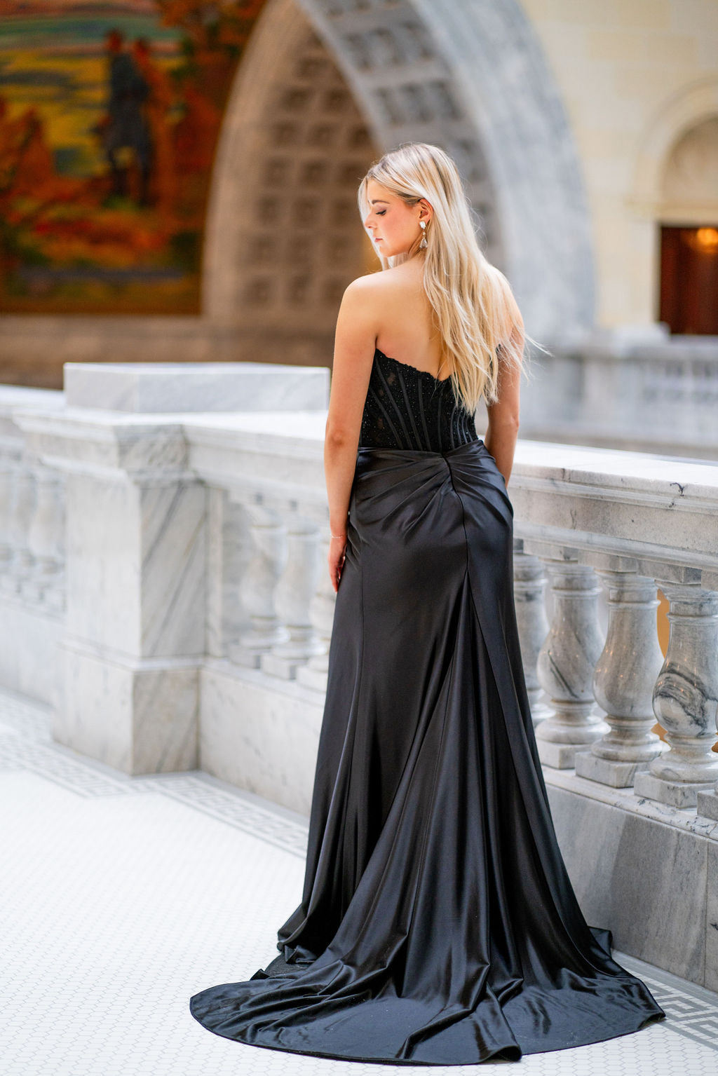 Valea – Ypsilon Dresses