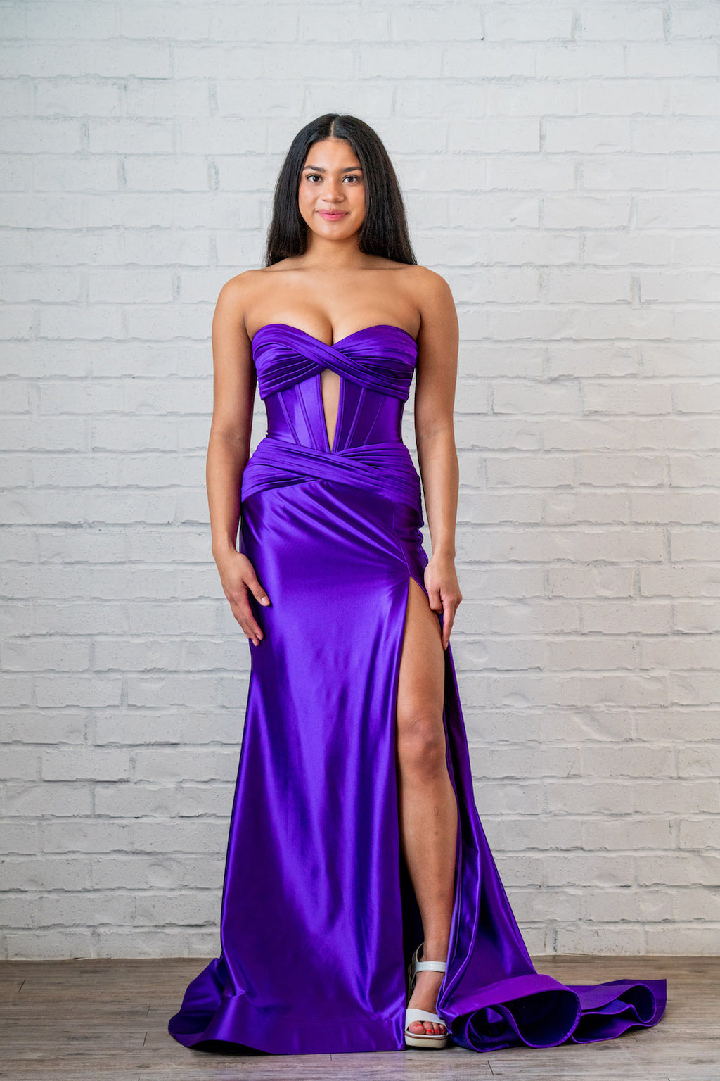 Razzy – Ypsilon Dresses