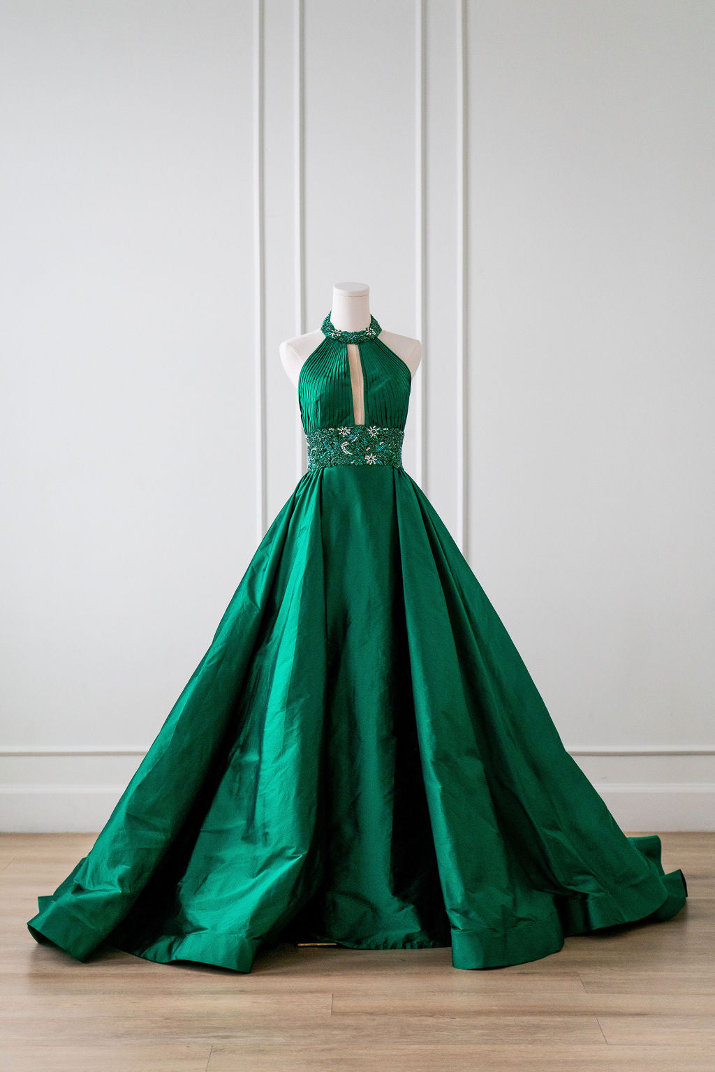 Eris – Ypsilon Dresses