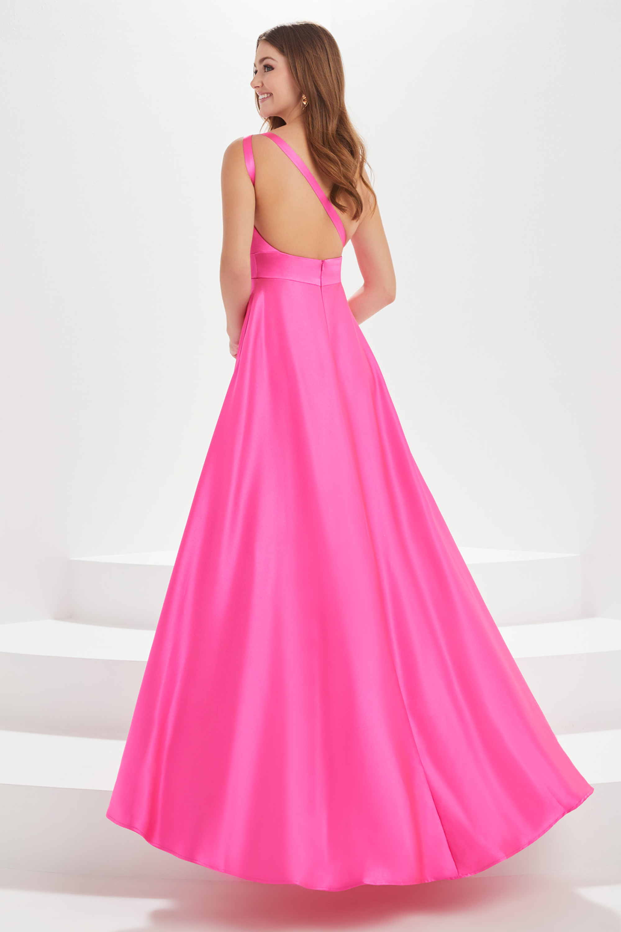 Taygan – Ypsilon Dresses
