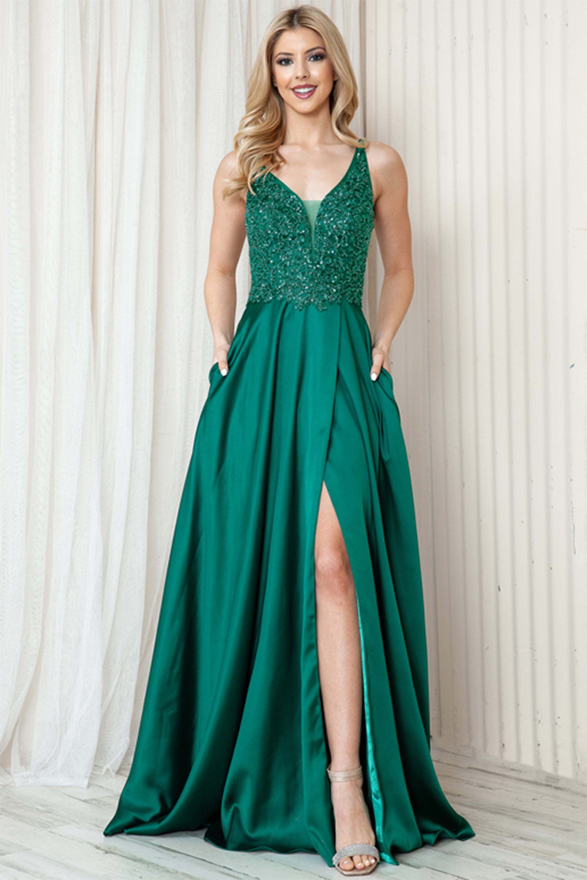 Emoly – Ypsilon Dresses